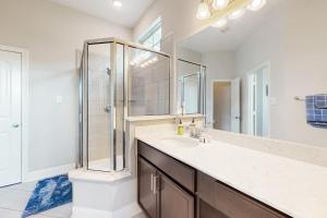 Modern townhome with enclosed yard, private balcony, & WD - near local park