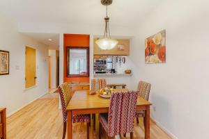 Condo with pool, hot tub, grills, washerdryer, central AC - snowbirds welcome