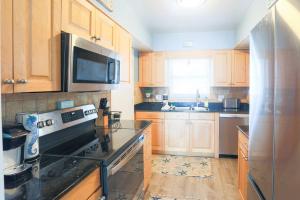 8 - Pieces of Eight Condos