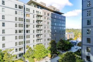 Blueground Northwest Bellevue rooftop nr Bellevue Park SEA-946