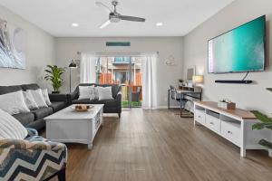 Seaside Bliss - 5 Min to Beach, Dining & Shops!65