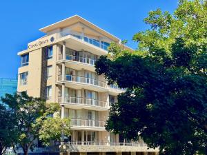 Canal Quays 408 Corner Suite - Near V&A & CTICC