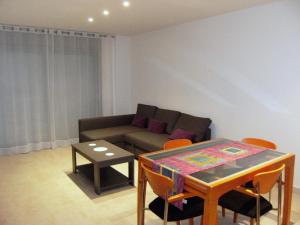 Apartment in Estartit with garden