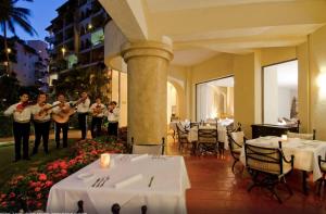 Charming 2-Bedroom Apartment Velas Vallarta