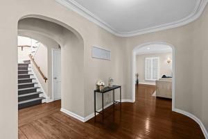 Spacious 5BR LA Villa with Pool Spa & Game Room