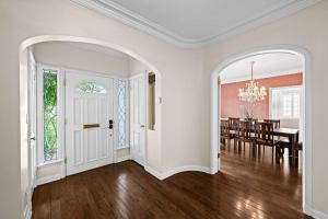 Spacious 5BR LA Villa with Pool Spa & Game Room