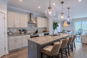 Luxury 6BR Family Beach Oasis