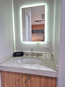 Vista incrível 18º andar + ar | Em frente Metrô