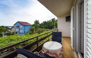 Awesome Apartment In Seline With Wifi