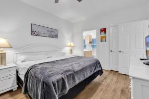 Lake View Condo with Pools, Magnolia Pointe