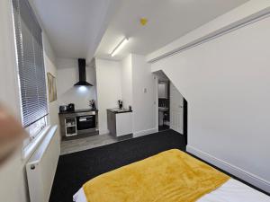 Cosy Jewellery Quarter Studio Apartment