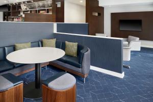 Courtyard by Marriott Huntsville University Drive