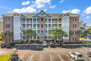 Lake View Condo Pools Near Beach & Golf