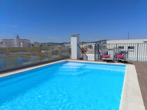 Esmeralda II - stylish with pool, private parking, AC, Wi-fi, top location, in Olhão