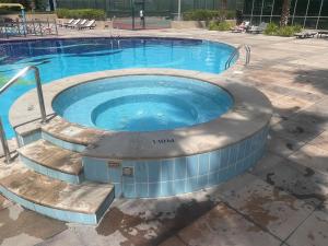 Marina view with Pool, Gym, Tennis Court, 5 mins to Beach