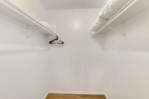 Stylish City Getaway 2B - Sleeps 6 - Pool, Prkg