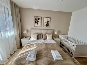 Olive Apartment mit Balkonen & Elektrogrill, 24h Self-Check-in, Free Parking, Netflix & WiFi, TOP Lage, Nähe KEM Kliniken