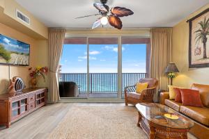 Come visit Sophomore! 2BR 2BA Beachfront Condo! Sleeps 5!
