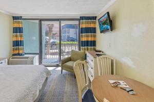 New Oceanview, Low Floor, Heated Pools!