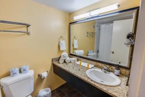 New Landmark Resort Direct Oceanfront - Low Floor!