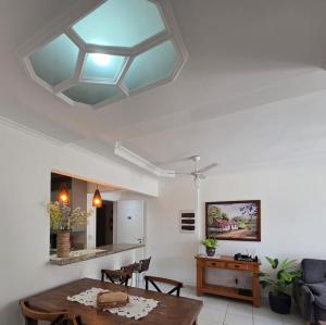 Apto Completo - Praia Pitangueiras Ed Maranello