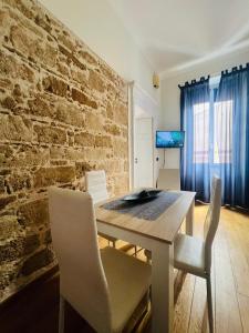 Suite Life - Rooftop Access - Top Location img16