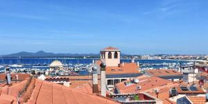 Suite Life - Rooftop Access - Top Location img29