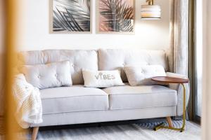 Le Charme YourHostHelper