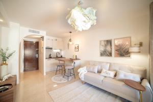 Le Charme YourHostHelper