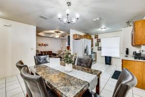 Hot Tub! Dog-Friendly Gem 6 Mi to Dtwn Brownsville