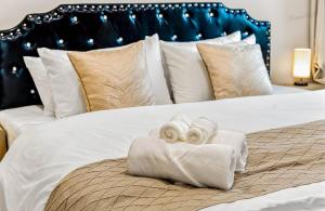 Spacious 6BR Stay + Parking + Near DTLA #TravelSGV