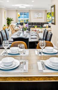Spacious 6BR Stay + Parking + Near DTLA #TravelSGV