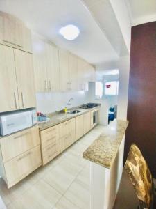 Apt com vista mar, decorado e muito confortável