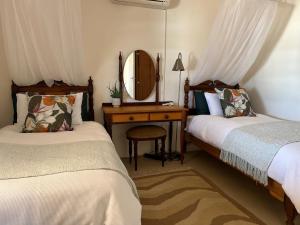 Dorsland Cottage - Private Farm Stay in the Kalahari - Tigers Lair, Namibia