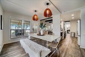 Lakefront, Private 3BR, Dog-Friendly Rental