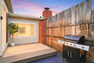 3BR Modern Chula Vista Home with Hot Tub and Game Room