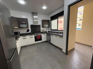 Premium 2 Bedroom Suite Maarif Central & High-Speed Wi-Fi Fully Equipped Walk to Twin Center & Shops Next to Carrefour Val Fleuri Family-Friendly