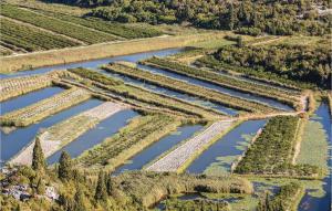 Gorgeous Home In Desne With Wifi