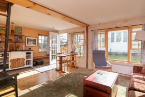 An Absolutely Gorgeous Vermont Cottage