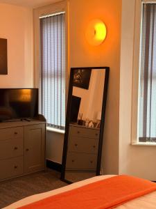 4 - Private Room In A Home Near City Centre