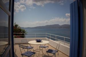 Villa SOLEIL Milos Greece
