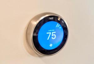 Executive Arcade Suite at The Battery Walk to Braves Stadium & Dining