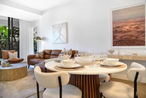 Coastal Perfection at Oracle Level 4