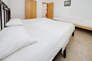 Apartments by the sea Bibinje, Zadar - 25132