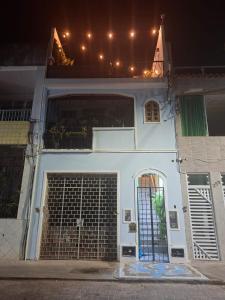 Apartamento beira-mar com piscina privativa