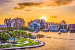 Harbor Towers 4th Fl Pool & Bay Views End Unit