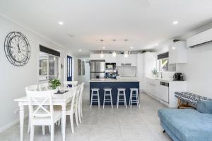Pet Friendly Beach House with pool - Sleeps 10