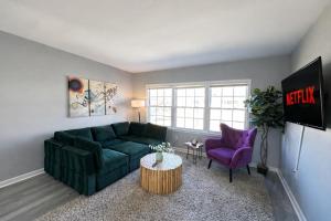 Cozy Birmingham Retreat with Parking Near UAB & Vulcan Park
