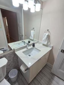 3 BR Lux home with AC in a central location