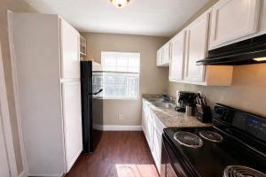 Birmingham 1BR Retreat with Parking Near UBA & Vulcan Park